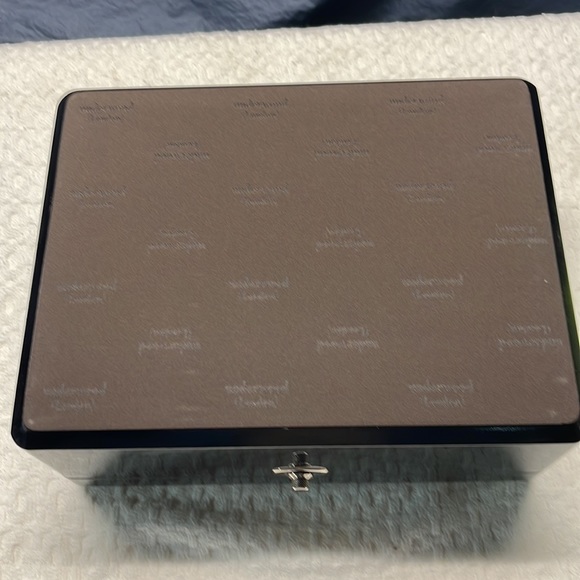 Underwood Cedar Lined Lacquer (originally a Cigar box) Case/Box - Picture 4 of 8